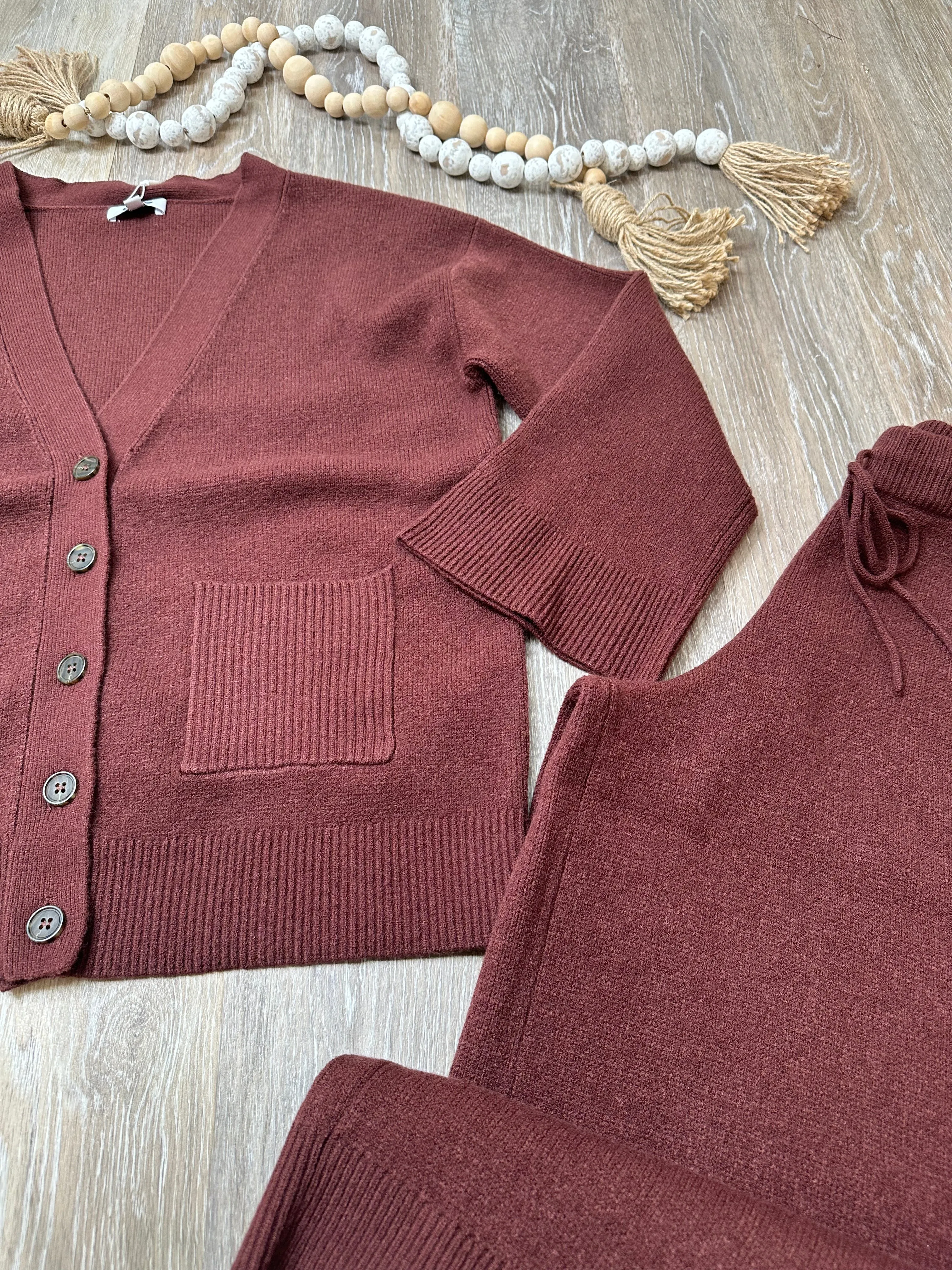 AME JOLIE FULL SLEEVE V NECK CARDI
