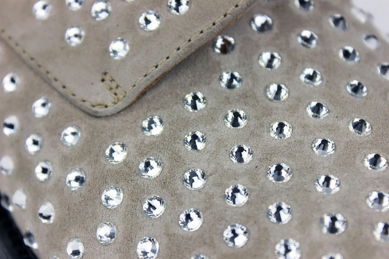Luxrious Rivet Design Oxfords for Men