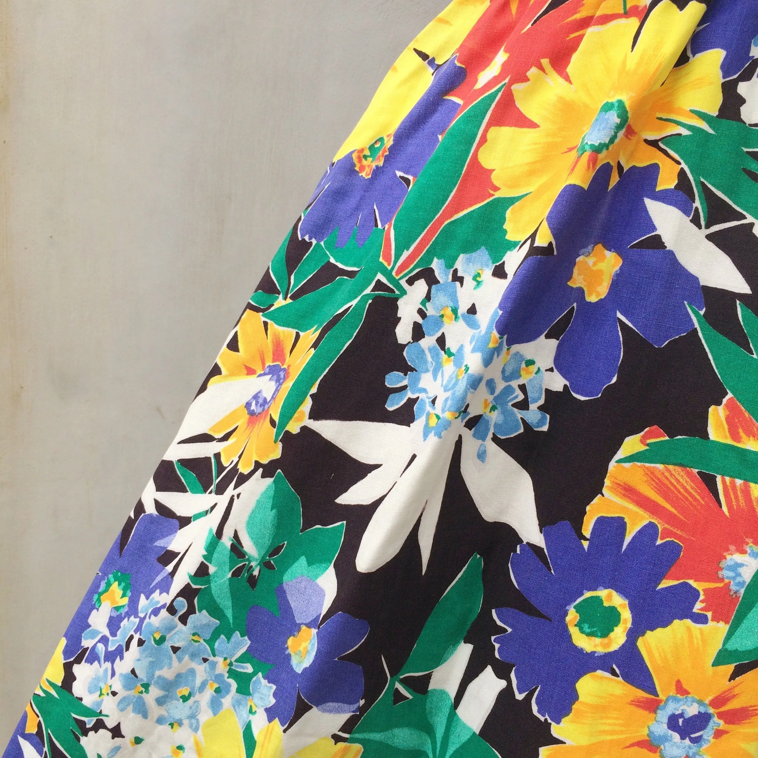 Pick a Petal | Vintage 1980s floral Tropical botanical print 100% cotton Sundress with Pockets