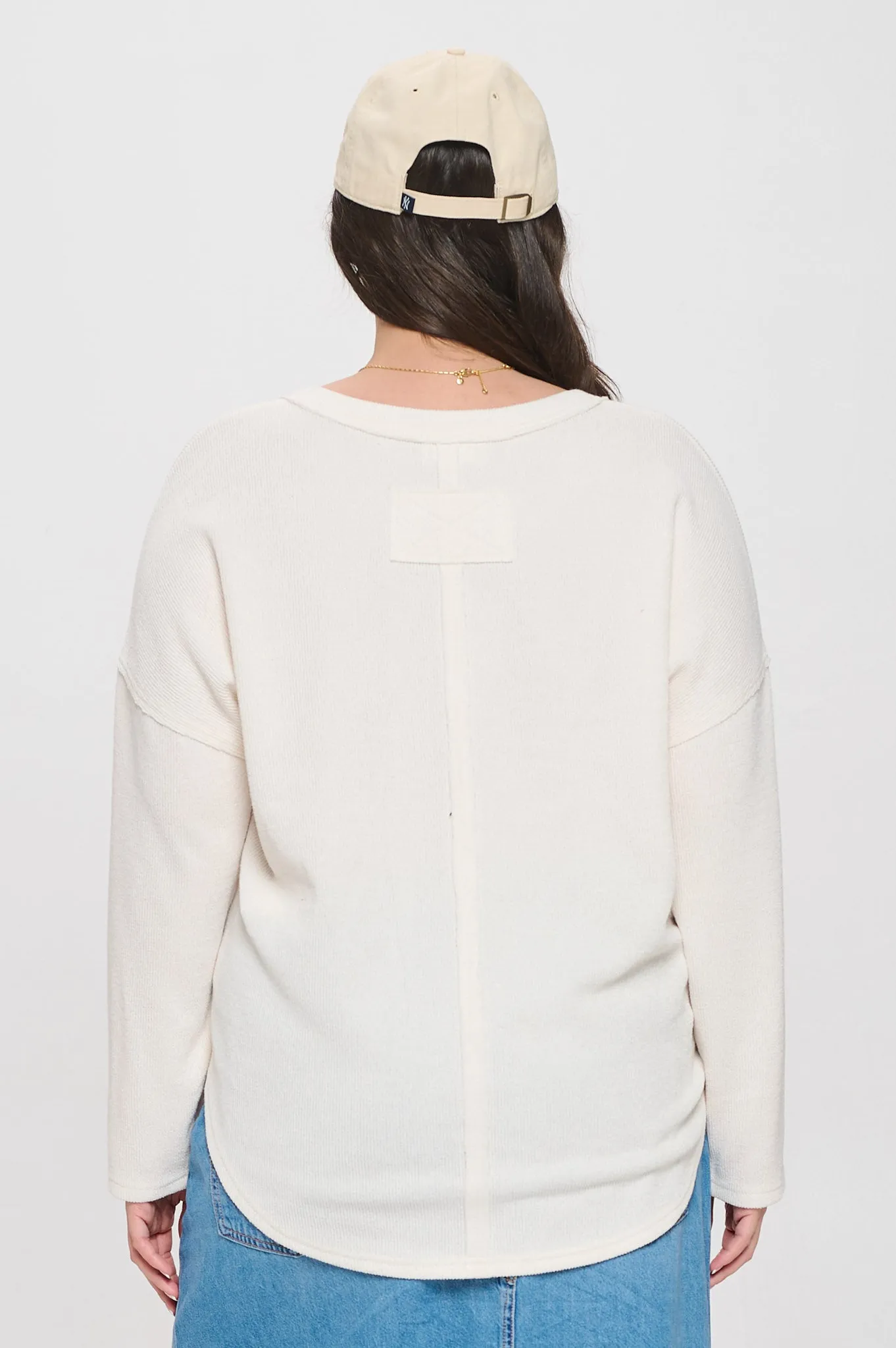 PLUS SOLID NOTCH NECK KNIT TOP