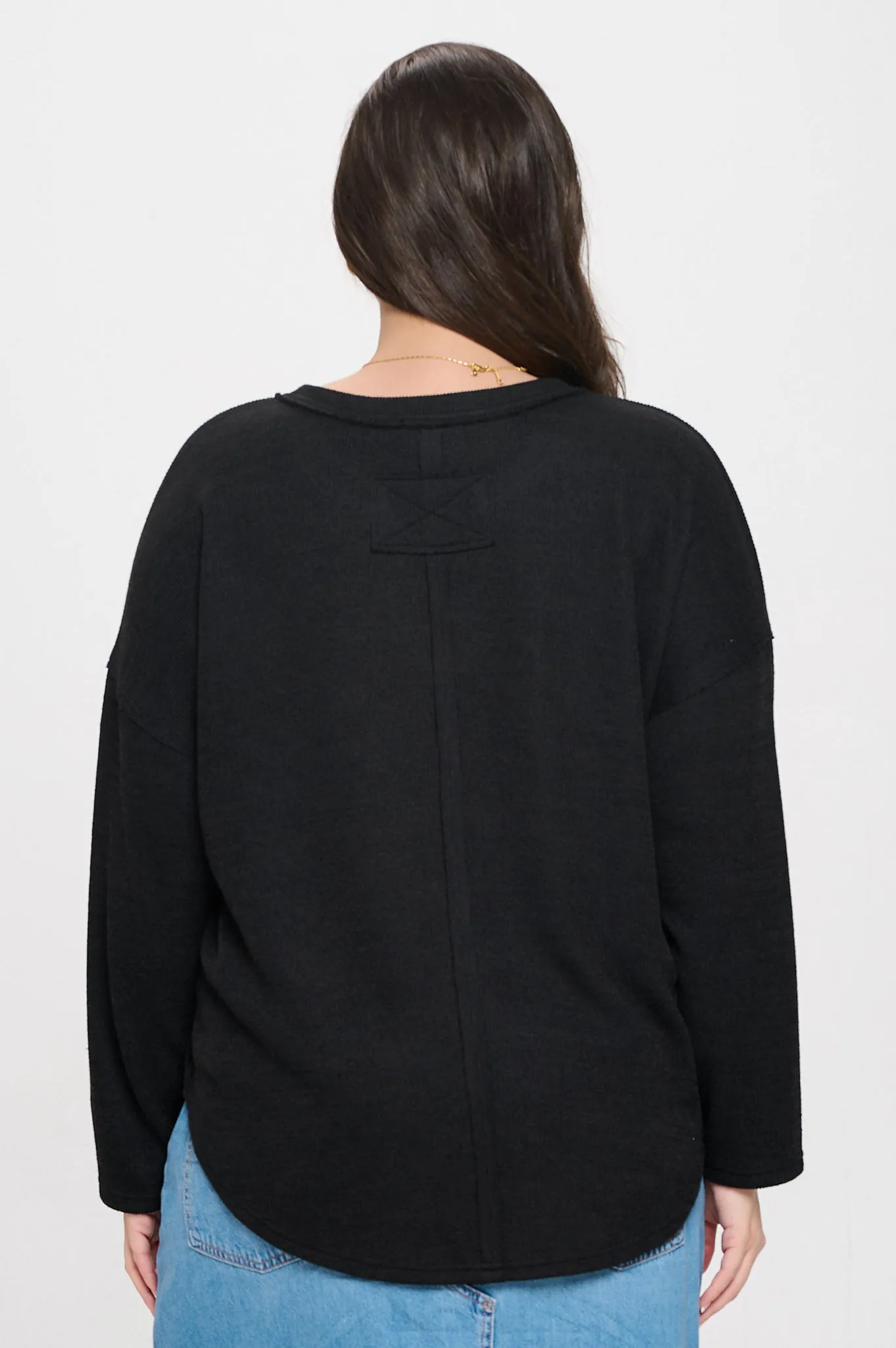 PLUS SOLID NOTCH NECK KNIT TOP