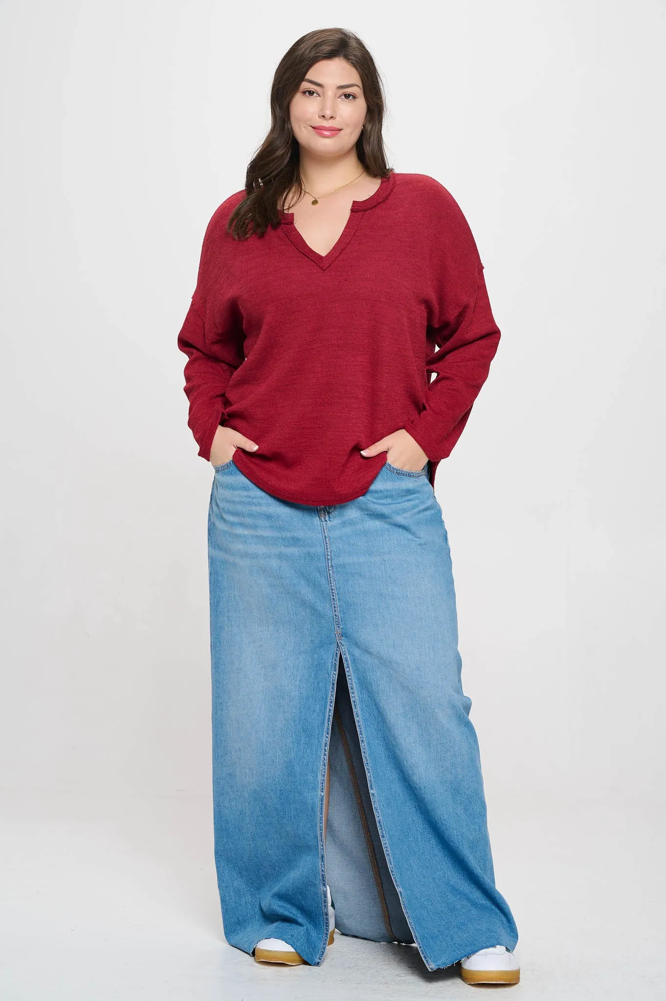 PLUS SOLID NOTCH NECK KNIT TOP