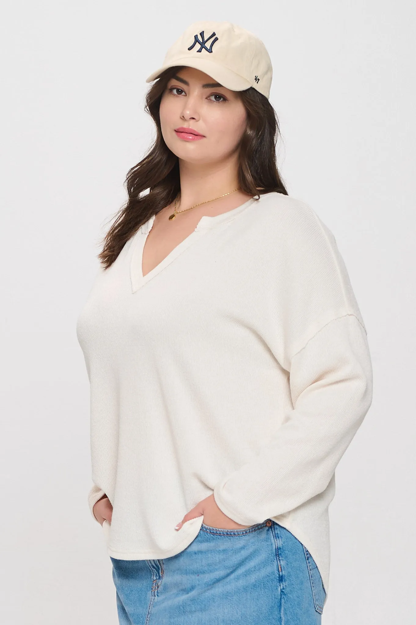 PLUS SOLID NOTCH NECK KNIT TOP
