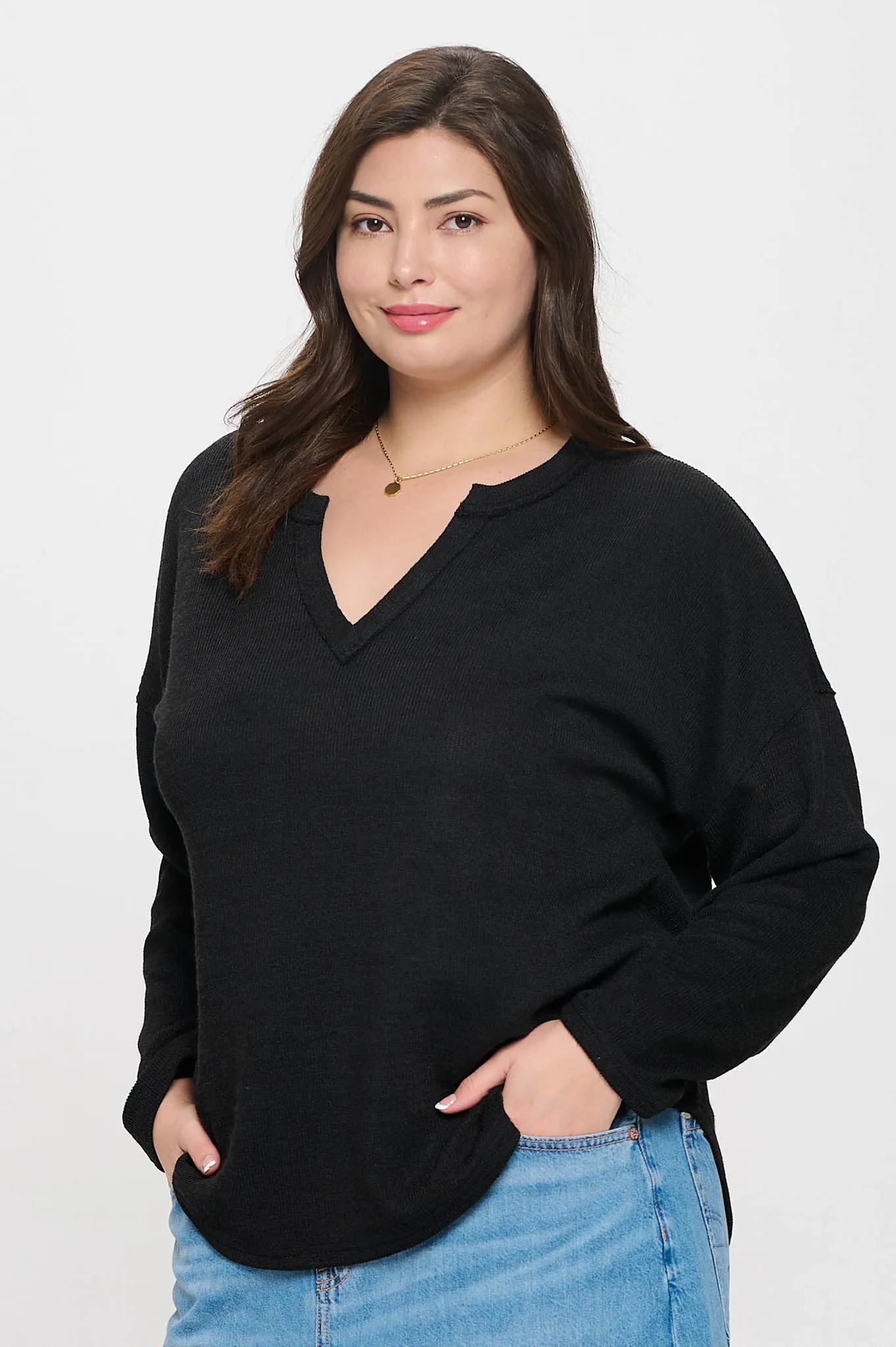 PLUS SOLID NOTCH NECK KNIT TOP