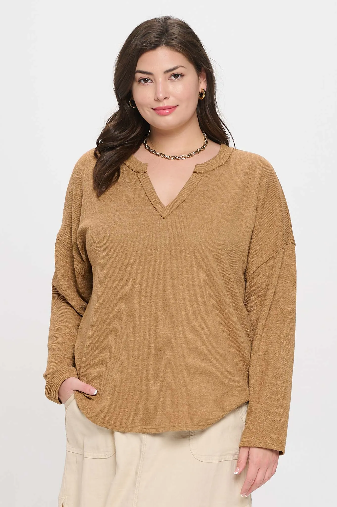 PLUS SOLID NOTCH NECK KNIT TOP