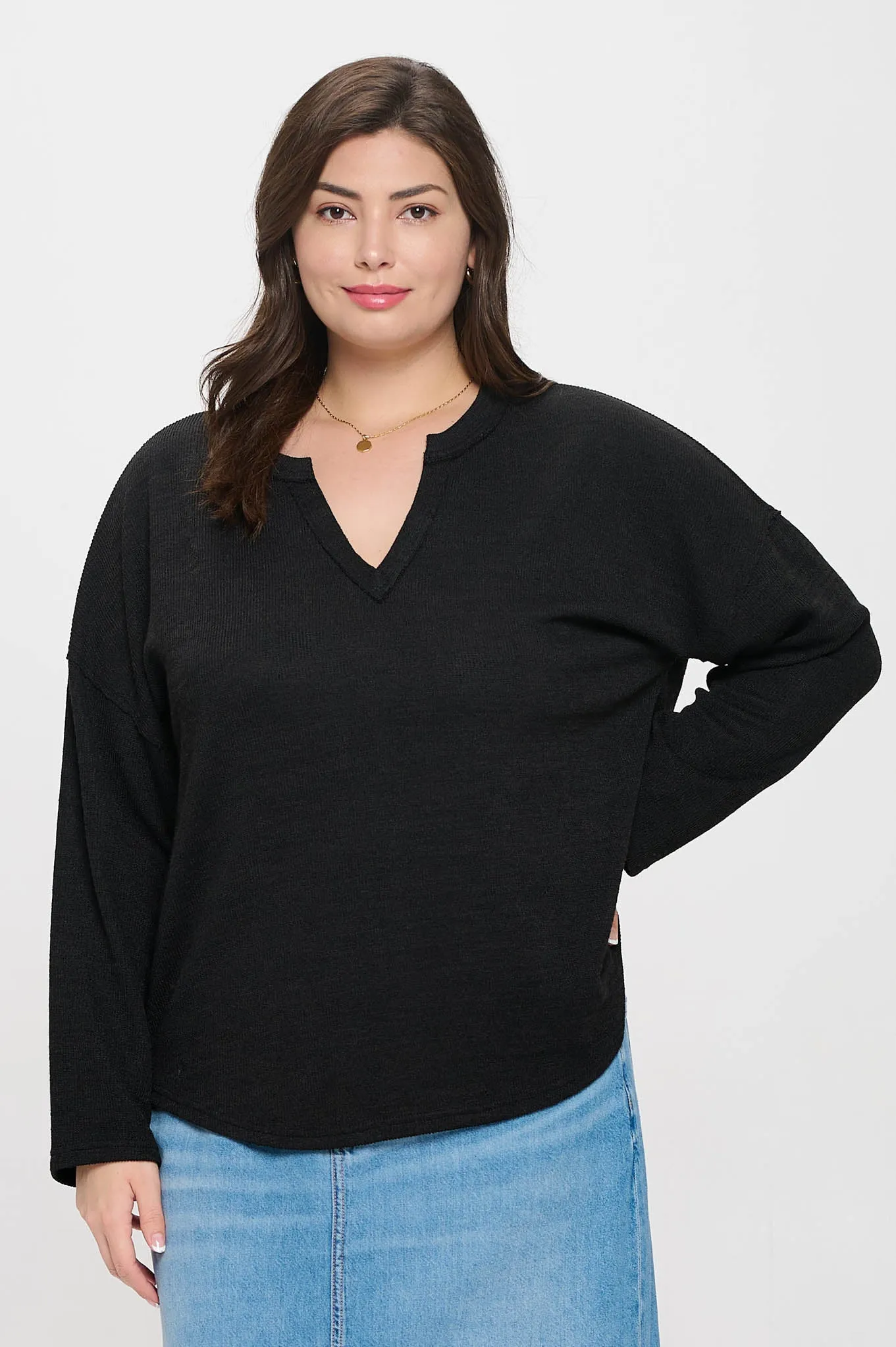 PLUS SOLID NOTCH NECK KNIT TOP
