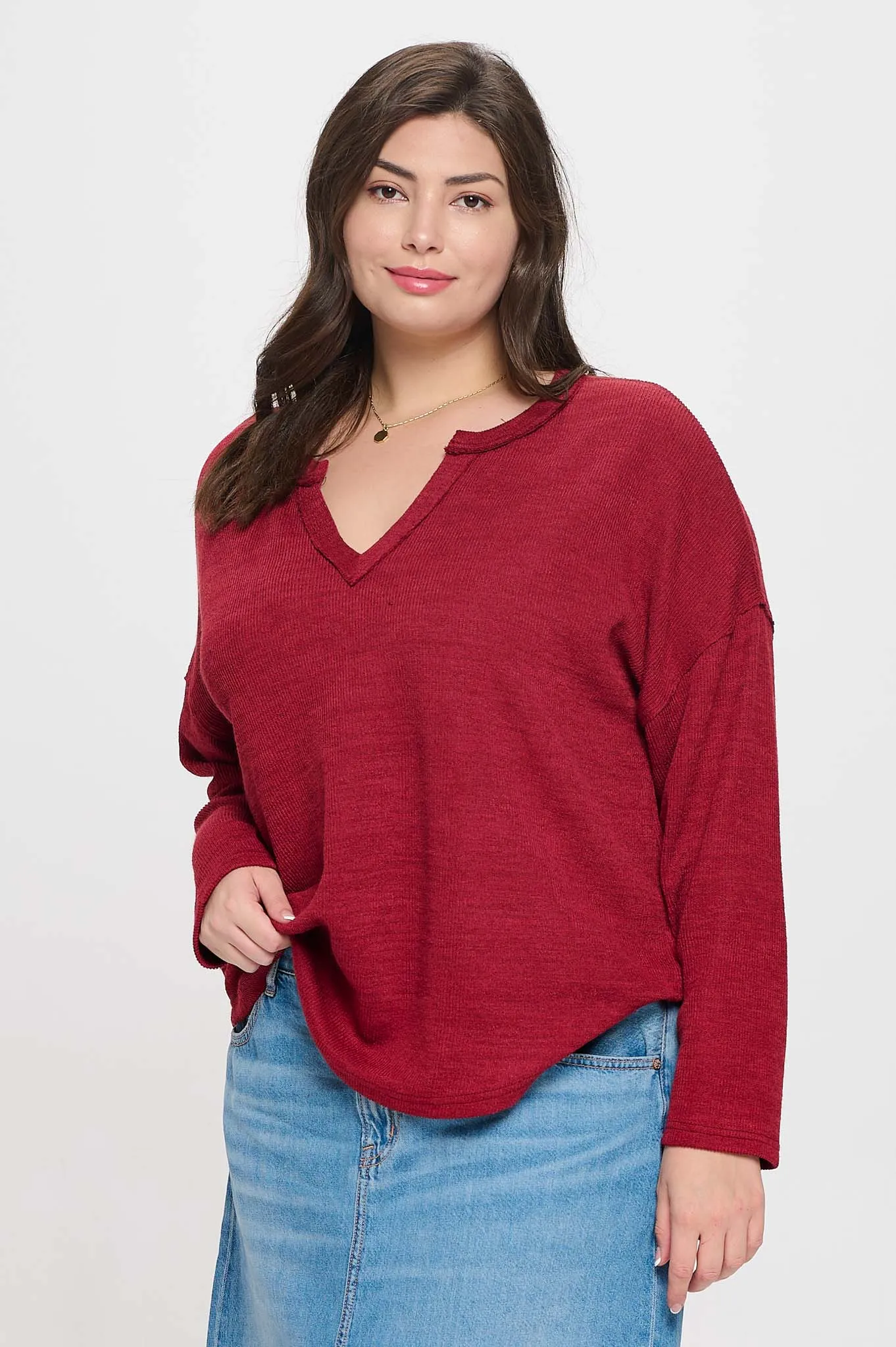 PLUS SOLID NOTCH NECK KNIT TOP
