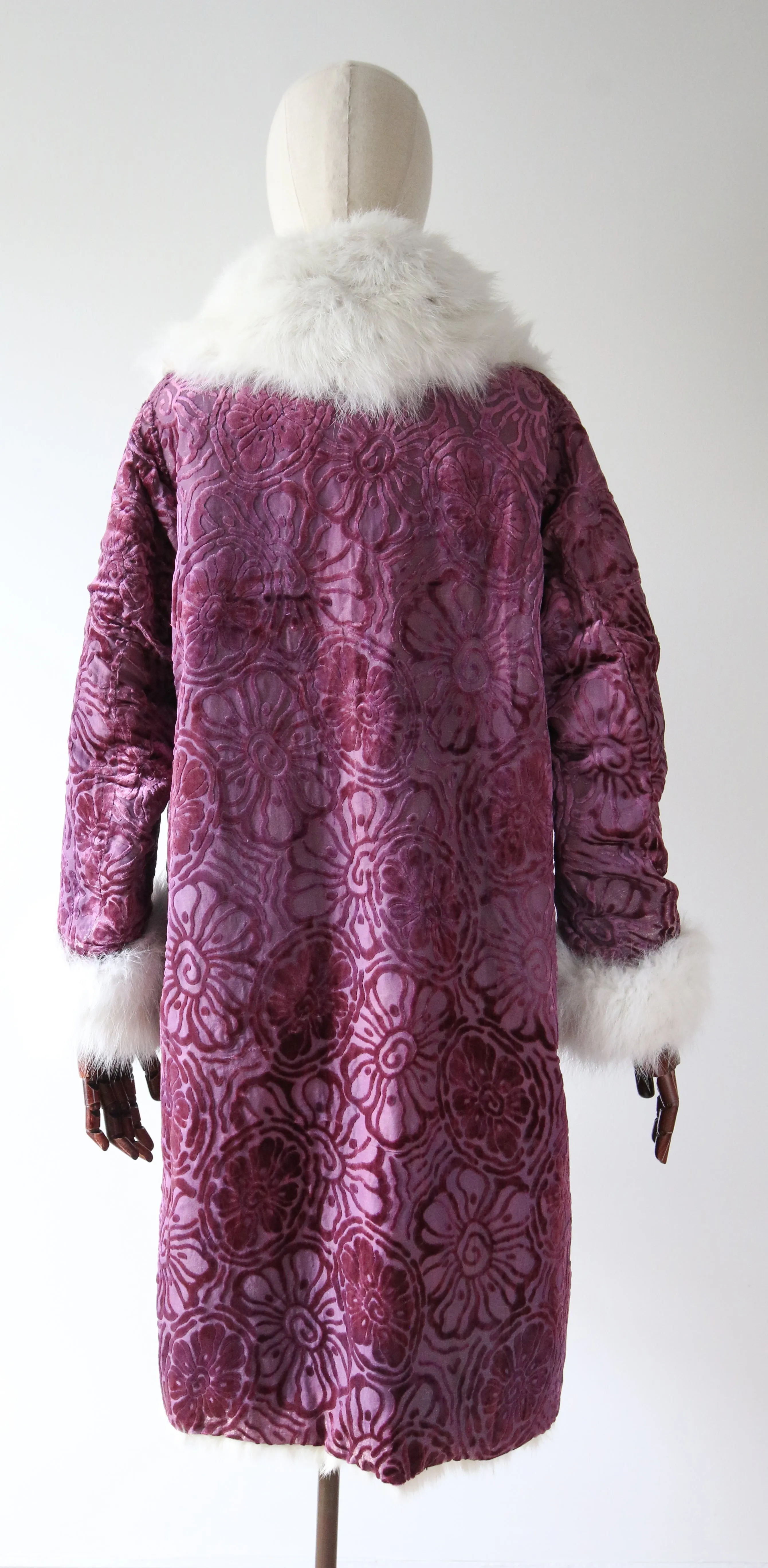 "Sumptuous Violet & Purple Devoré" Vintage 1920's Silk Devoré & Coney Lined Coat UK 8-10 US 4-6