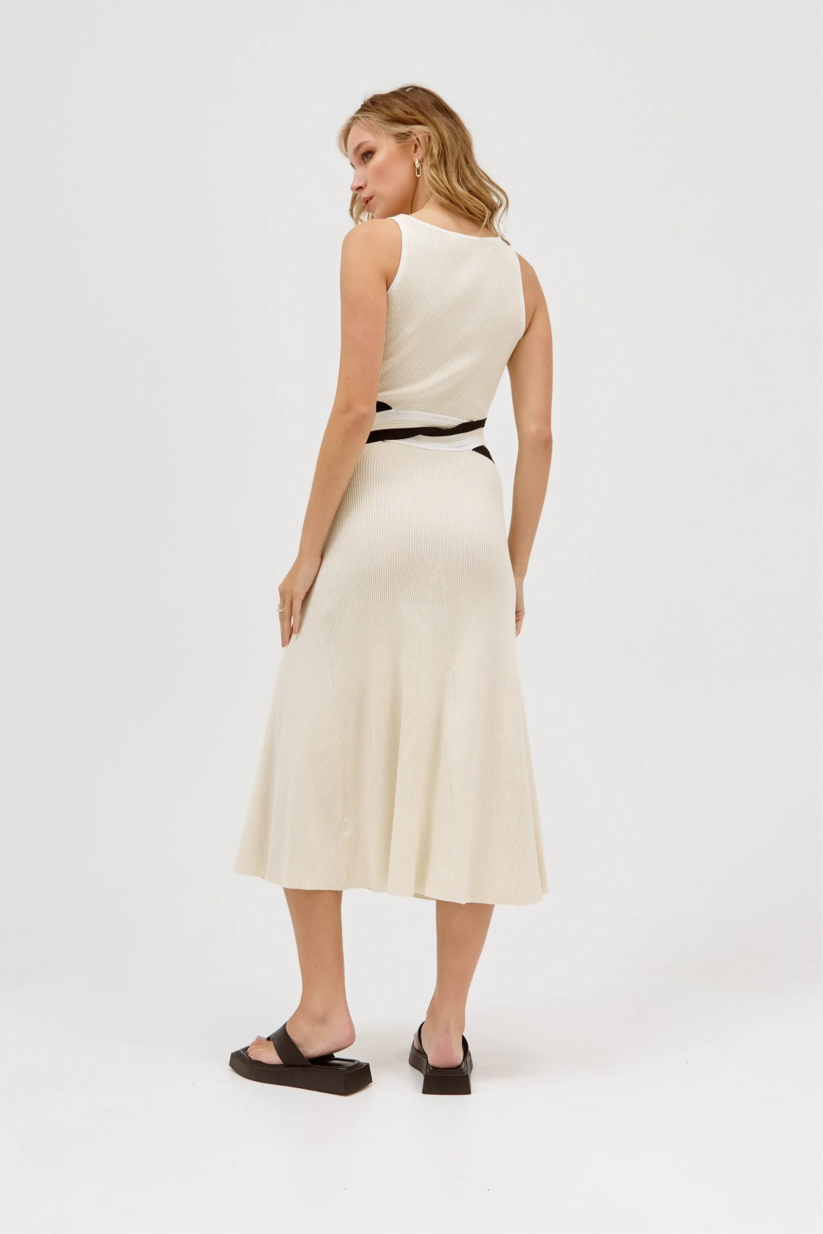 Sovere Drift Knit Dress Neutral-Black