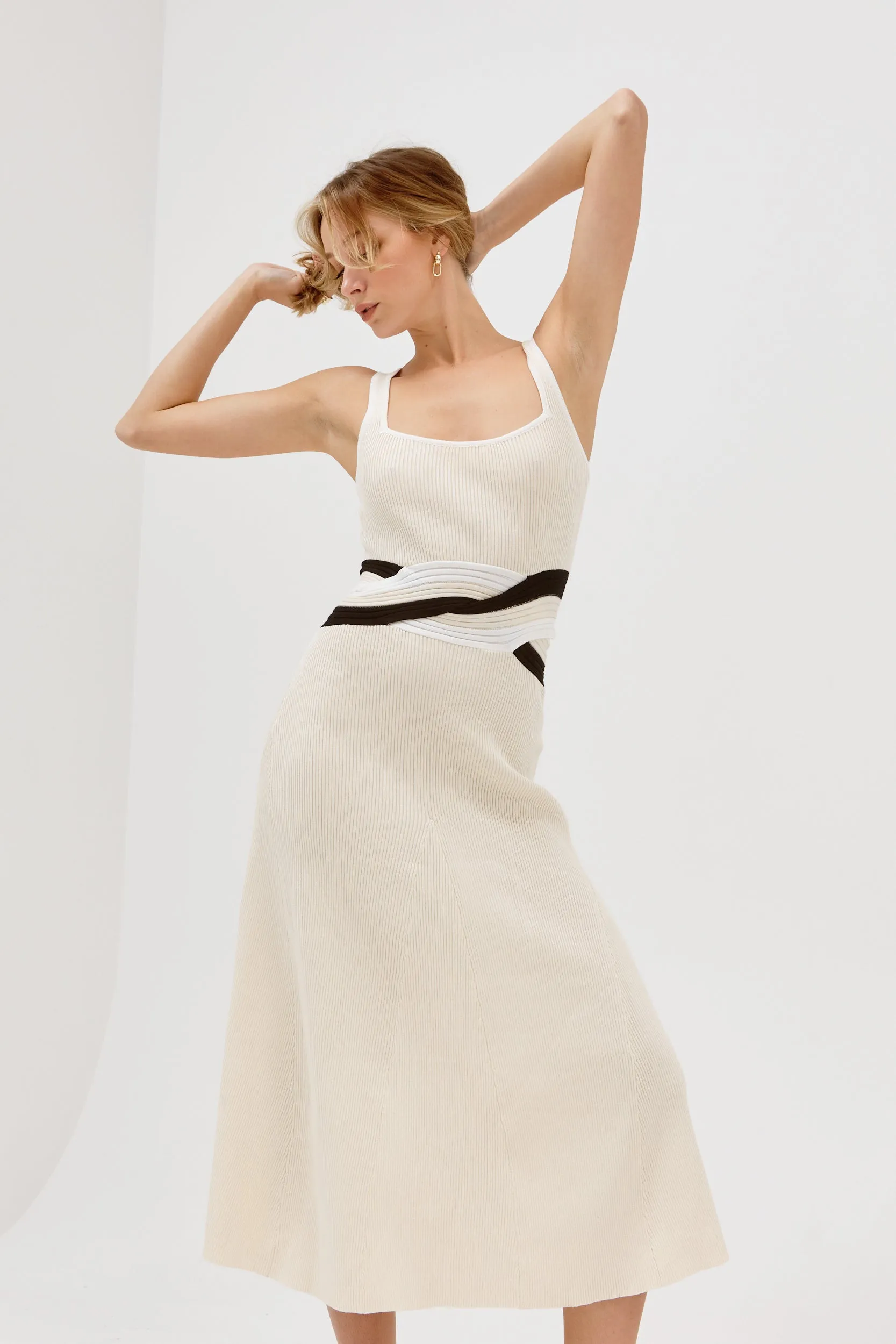 Sovere Drift Knit Dress Neutral-Black